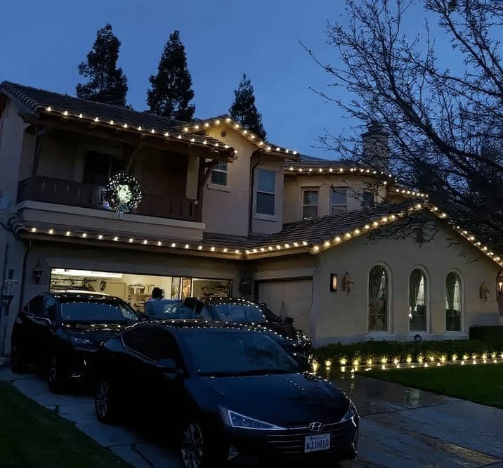 Christmas lights installed by Hernandez Lawnscape on a Baton Rouge home, photo 2