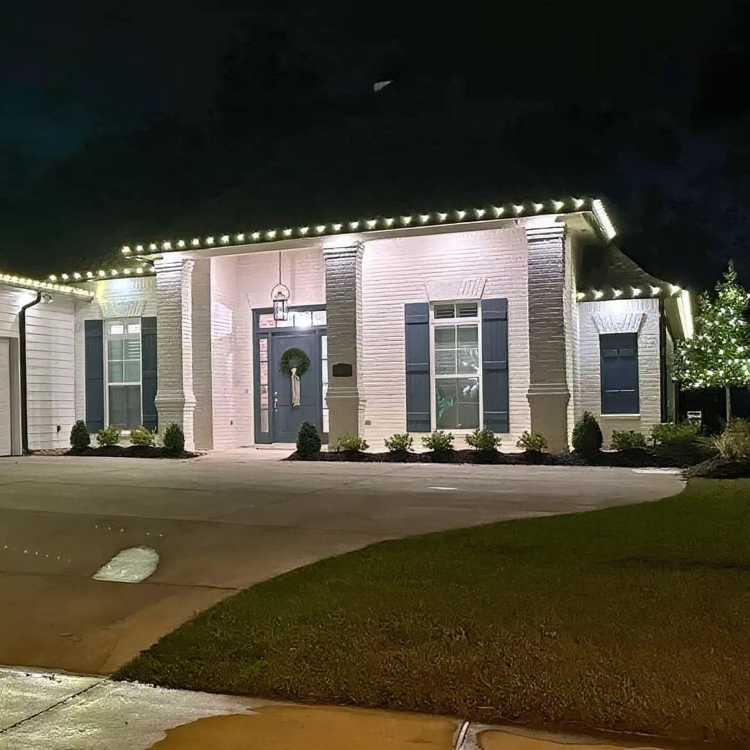 Christmas lights installed by Hernandez Lawnscape on a Baton Rouge home, photo 9