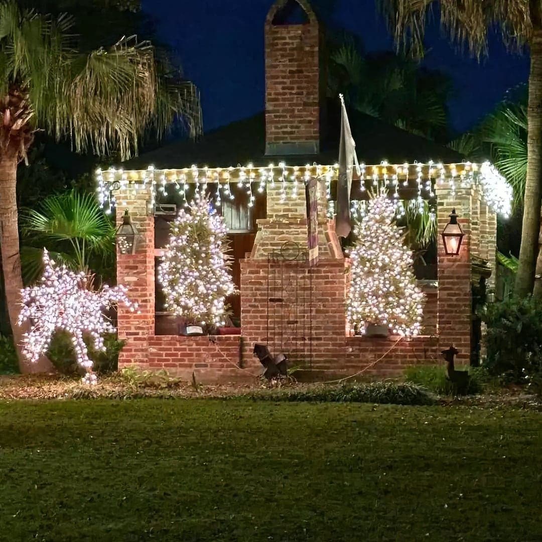 Christmas lights installed by Hernandez Lawnscape on a Baton Rouge home, photo 11